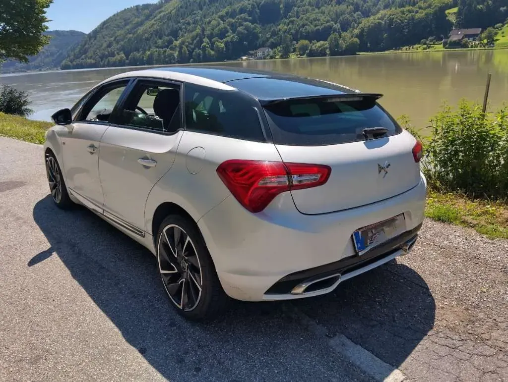 DS Automobiles Ds 5 2012 photo 2