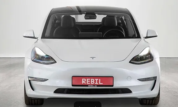 Tesla Model 3 2021 photo 2