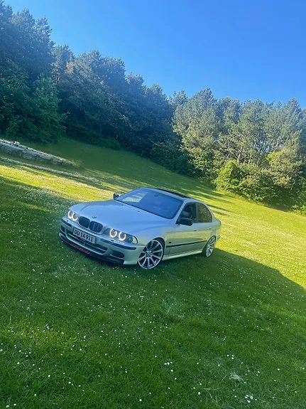 BMW 528I