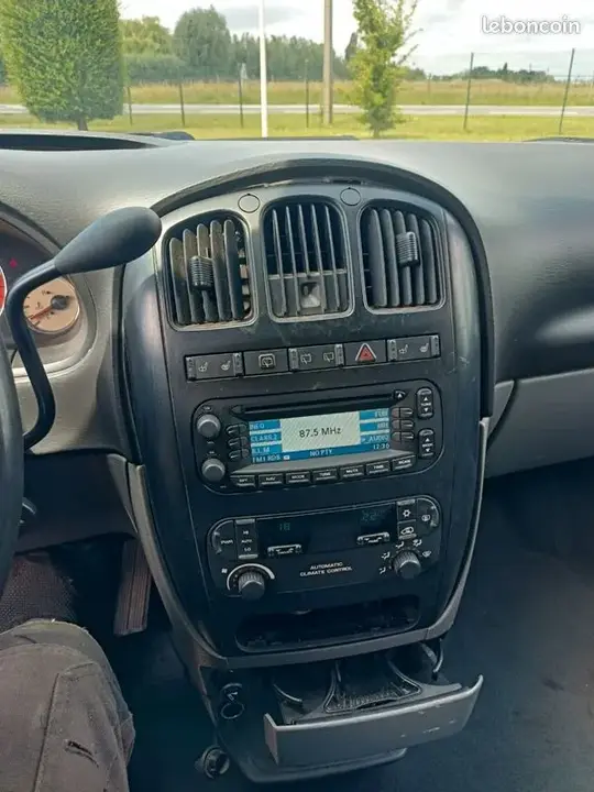 Chrysler Grand Voyager 2005 photo 3