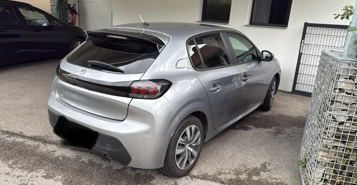Peugeot 208 2020 photo 3