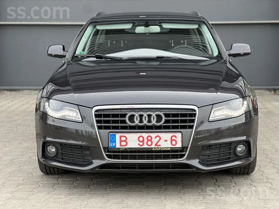 Audi A4 2011 photo 4