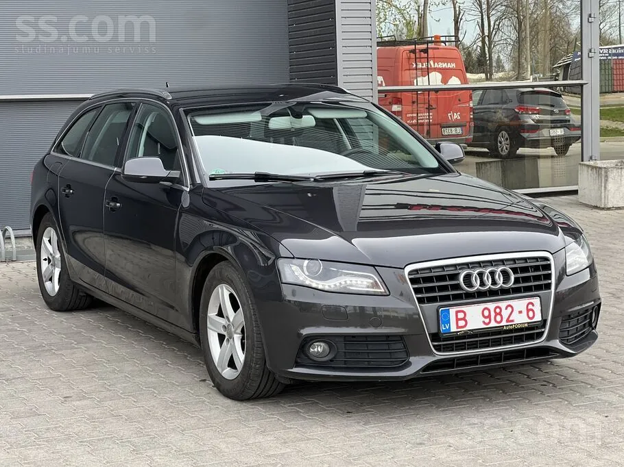Audi A4 2011 photo 5