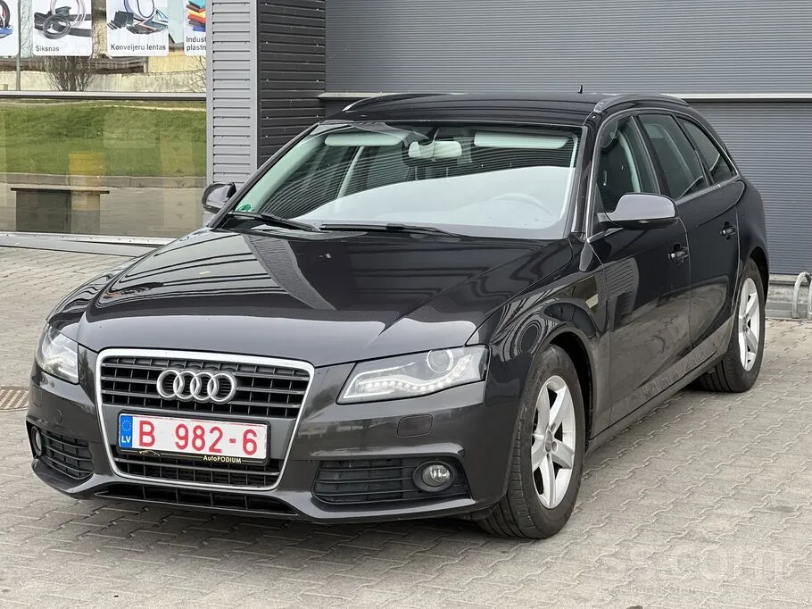 Audi A4 2011 photo 3