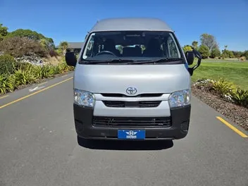 Toyota Hiace 2021 photo 3