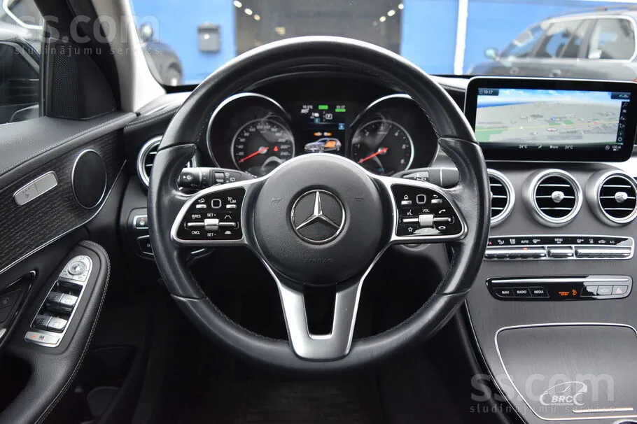 Mercedes-Benz C300 2020 photo 3
