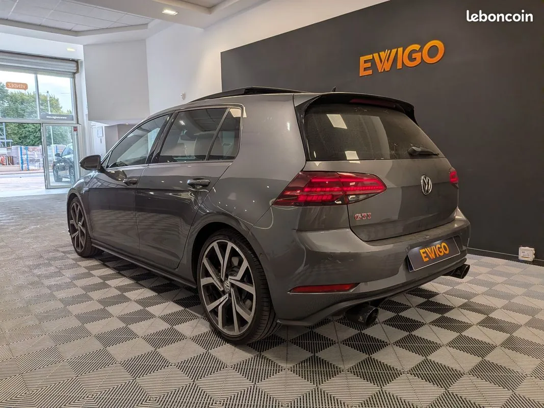 Volkswagen Golf 2019 photo 2