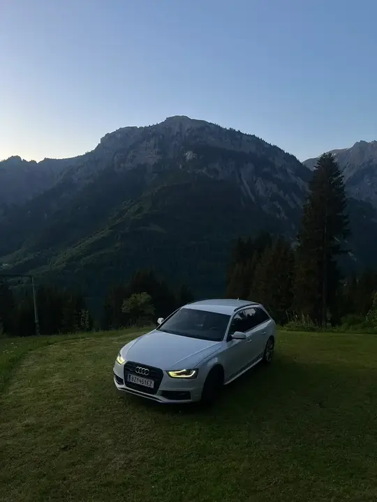 Audi A4 2013 photo 3