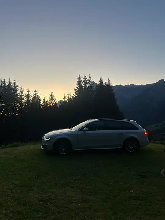 Audi A4 2013 photo 2