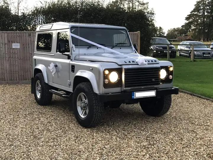Land Rover Defender 2010 photo 2