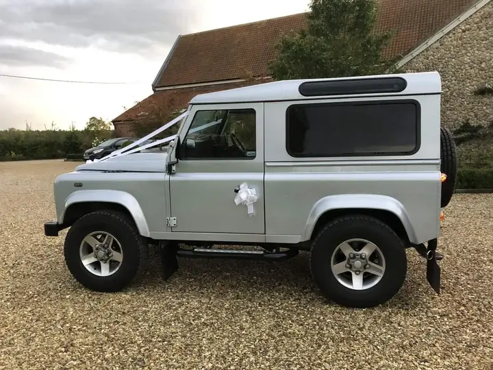Land Rover Defender 2010 photo 3