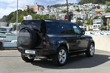 Land Rover Defender 2026 photo 4