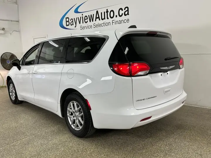 Chrysler Grand Caravan 2024 photo 5
