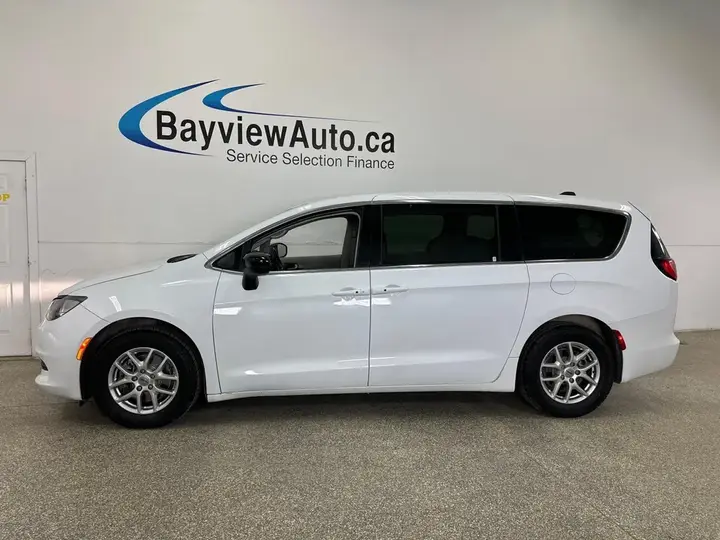 Chrysler Grand Caravan 2024 photo 4