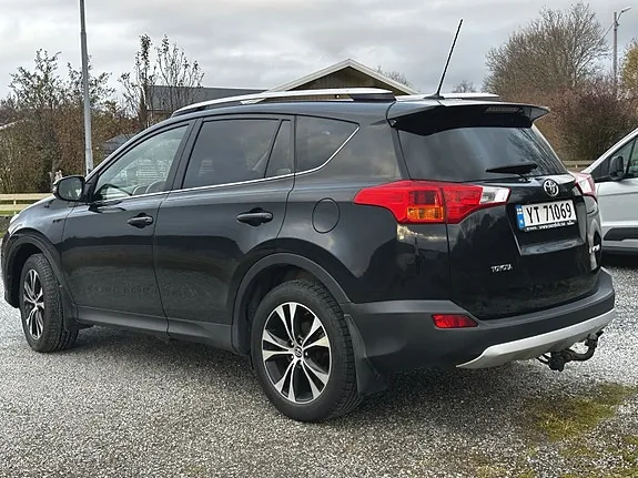 Toyota Rav4 2015 photo 5