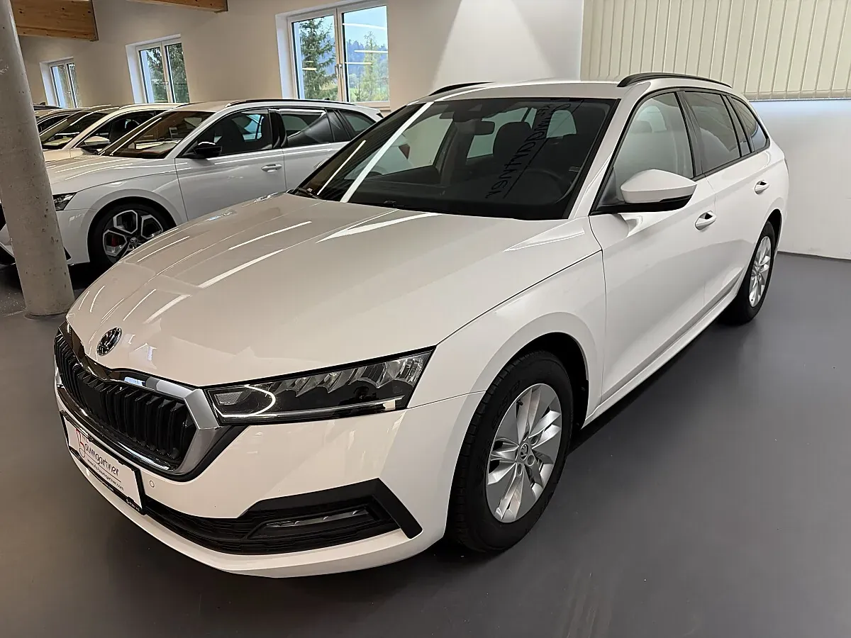 Skoda Octavia 2023 photo 2
