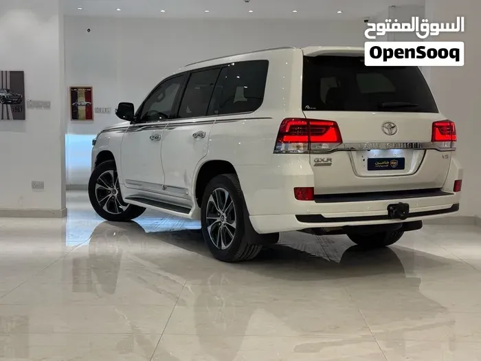 Toyota Land Cruiser 2020 photo 3
