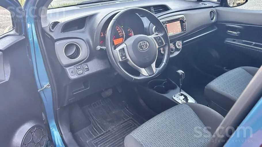 Toyota Yaris 2012 photo 5