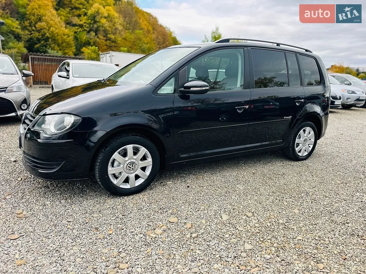Volkswagen Touran 2010 photo 4