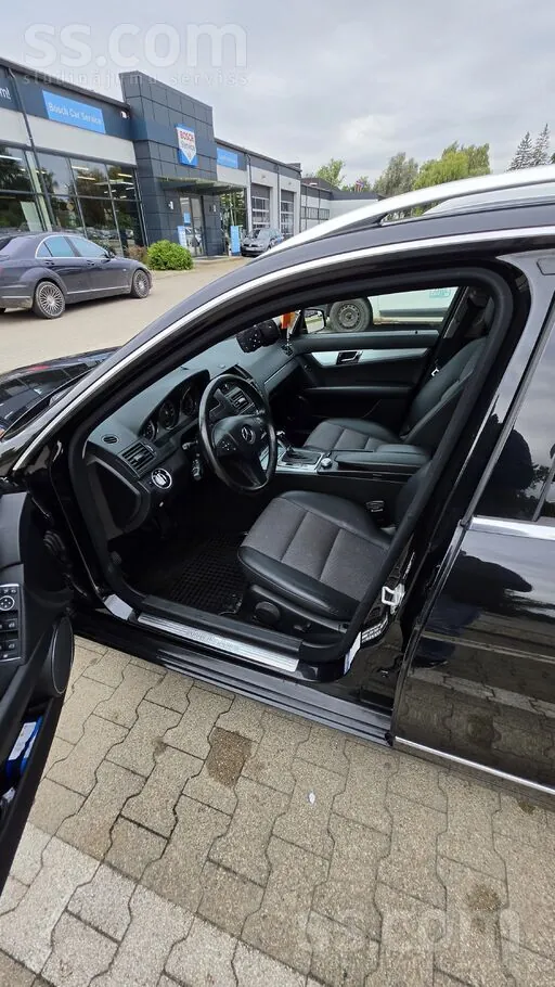 Mercedes-Benz C250 2010 photo 5