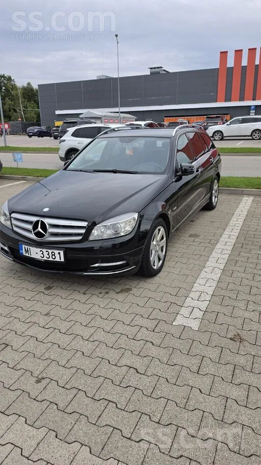 Mercedes-Benz C250 2010 photo 2