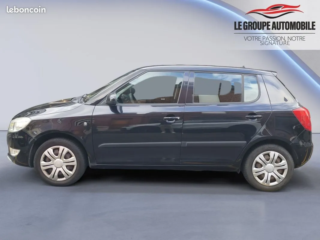Skoda Fabia 2012 photo 2