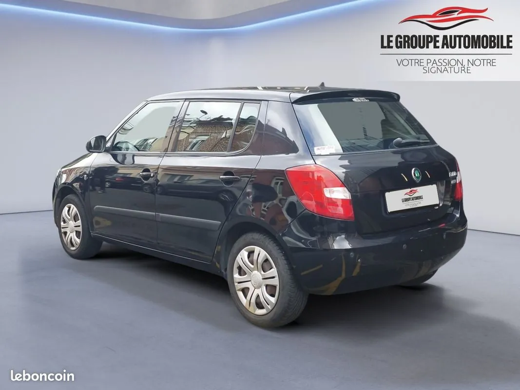 Skoda Fabia 2012 photo 3