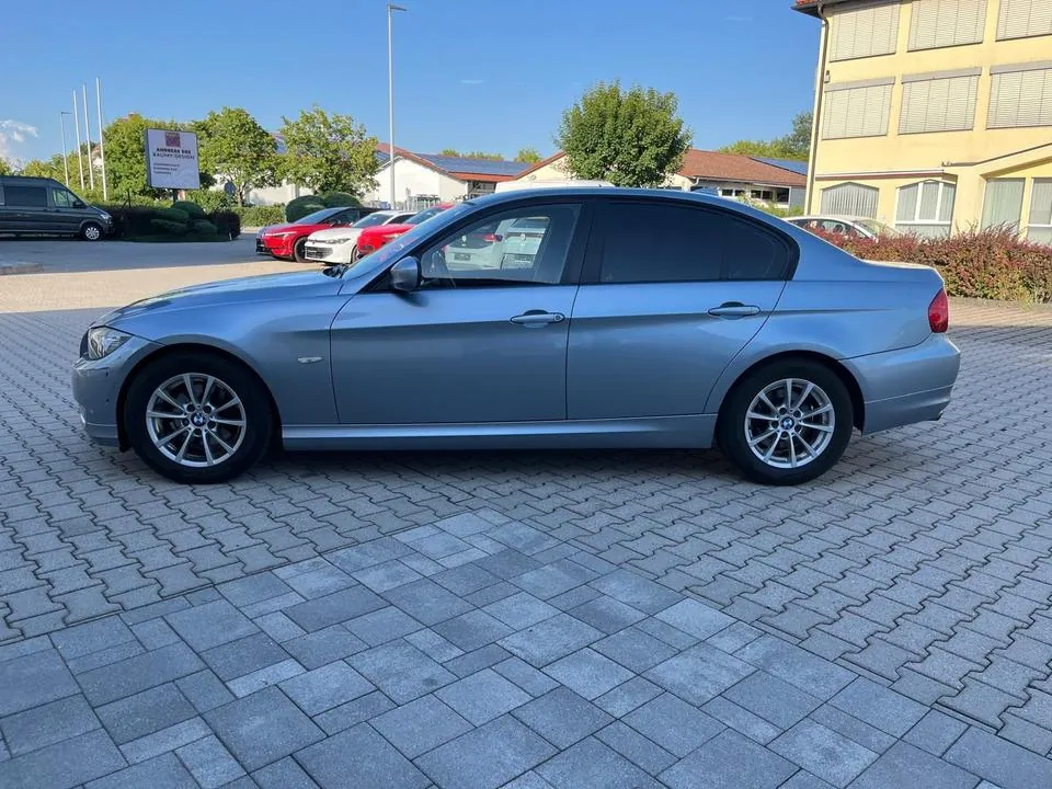 BMW E90