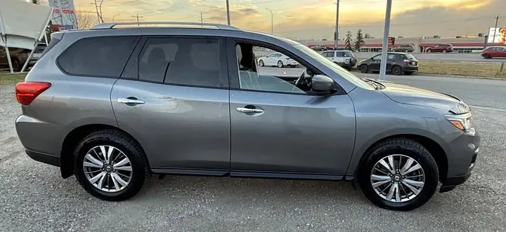 Nissan Pathfinder 2018 photo 2