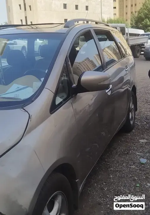 Mitsubishi Grandis 2007 photo 3