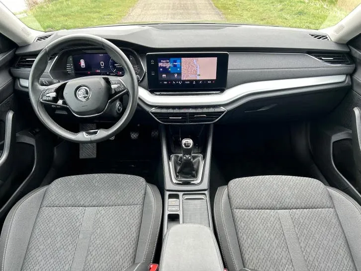 Skoda Octavia 2024 photo 2