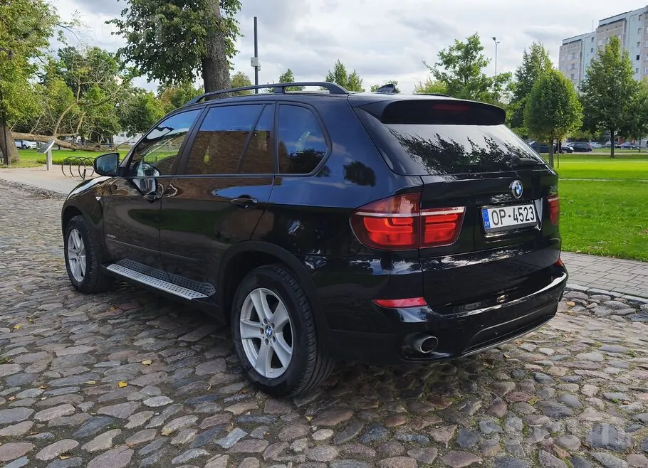 BMW X5 2011 photo 2