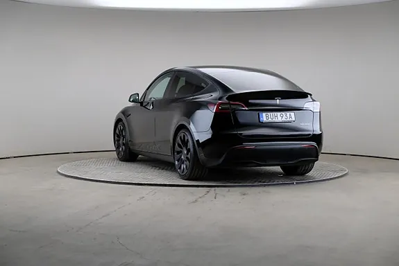 Tesla Model Y 2023 photo 2