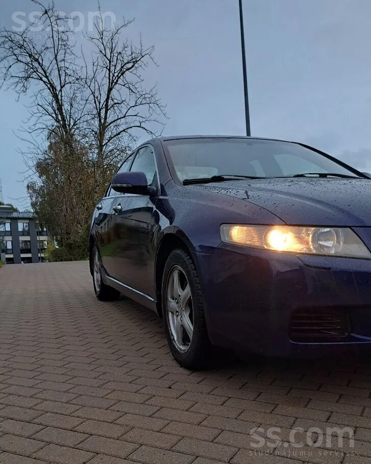 Honda Accord 2003 photo 4