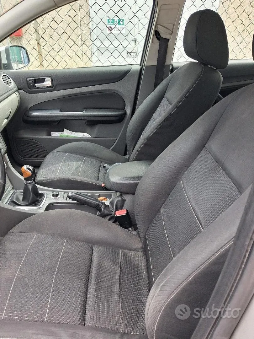 Ford Focus 2008 photo 3