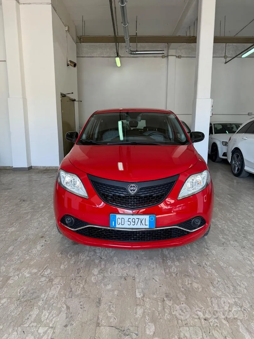 Lancia Ypsilon