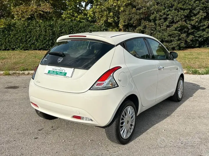 Lancia Ypsilon 2017 photo 5