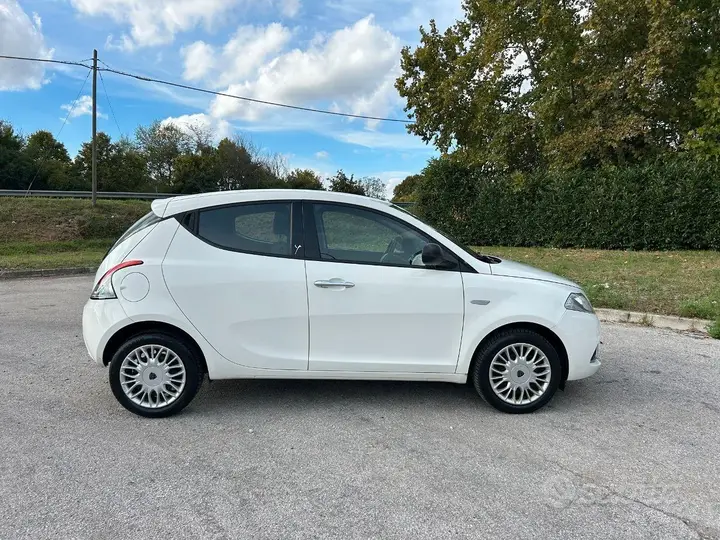 Lancia Ypsilon 2017 photo 4