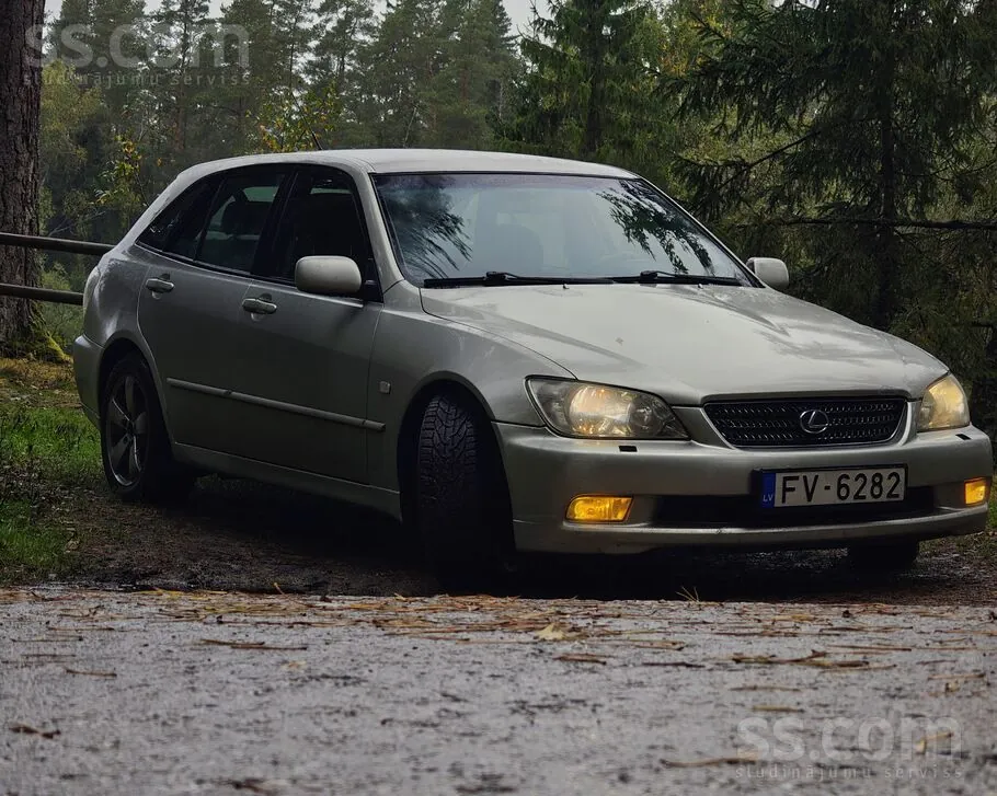 Lexus Is