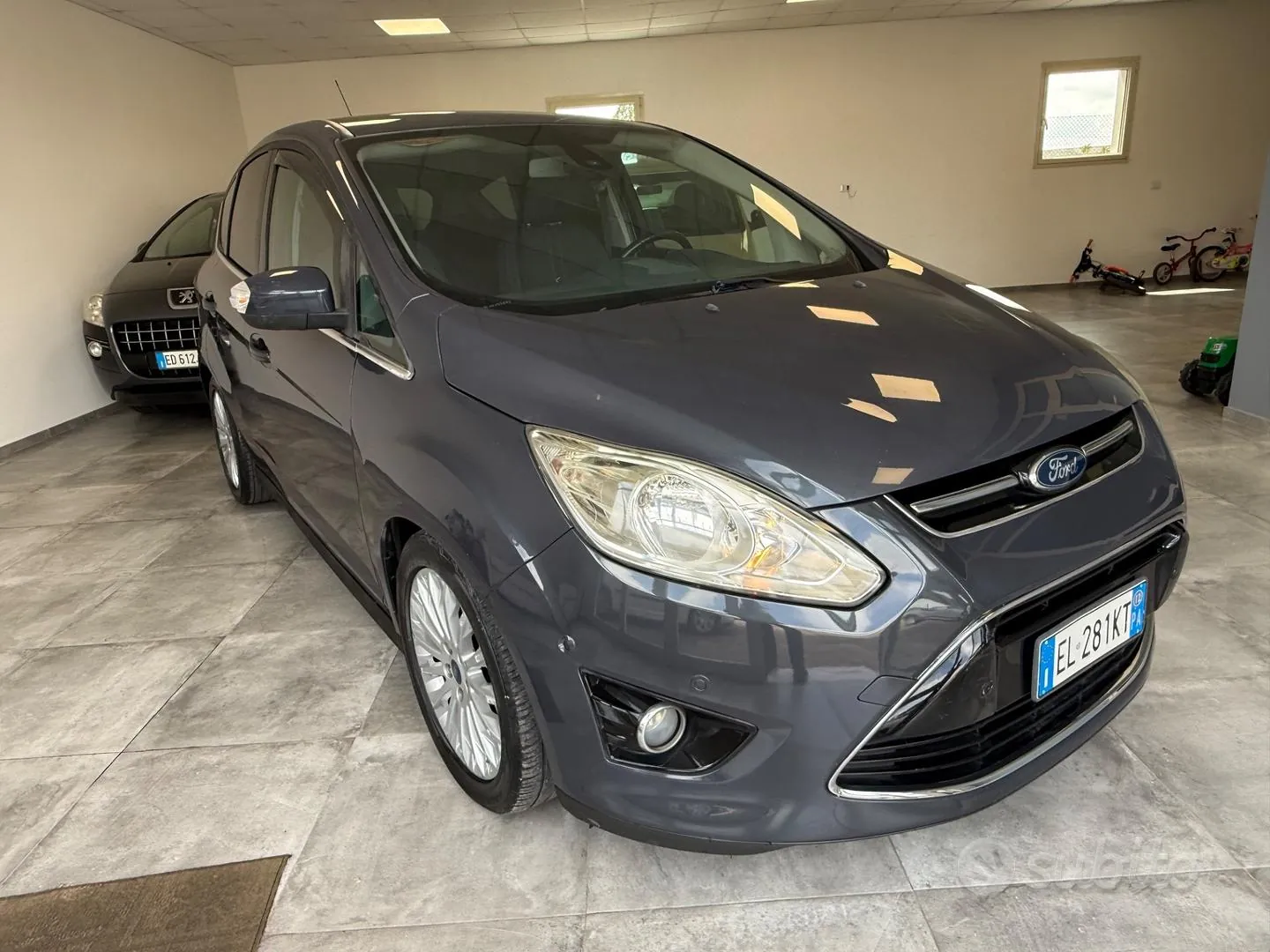 Ford C-Max 2012 photo 2