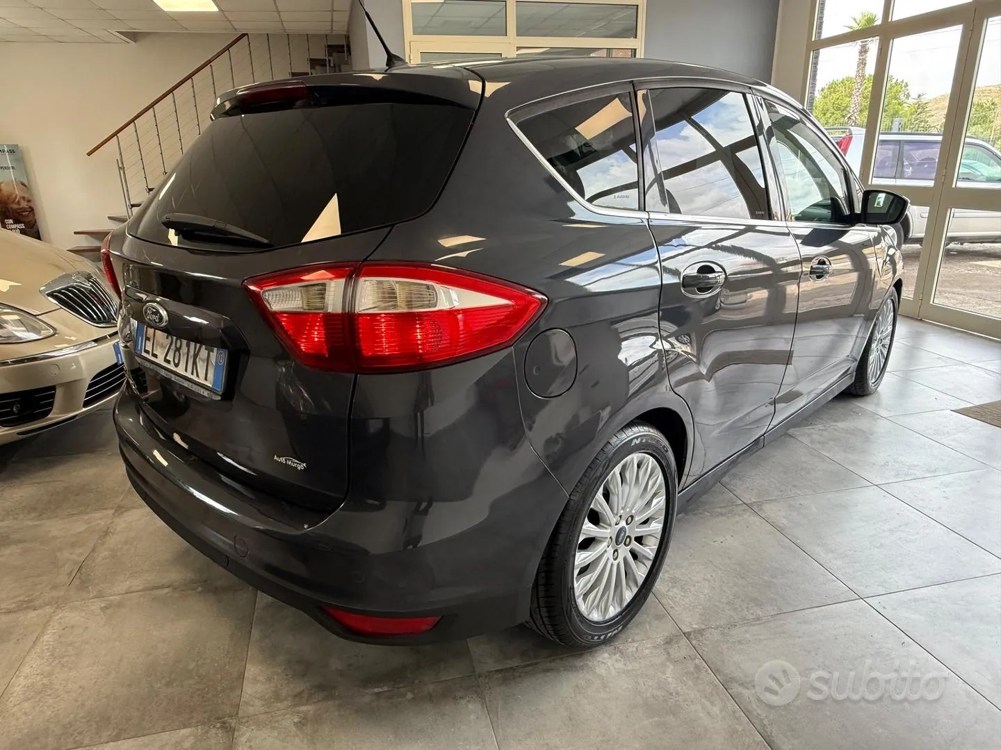 Ford C-Max 2012 photo 3