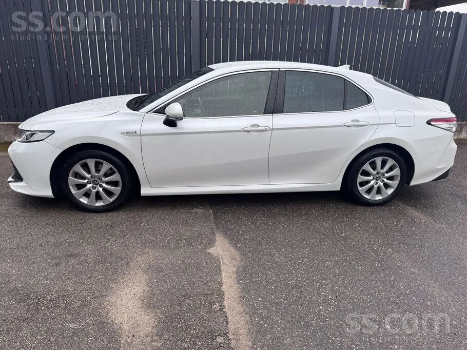 Toyota Camry 2019 photo 2