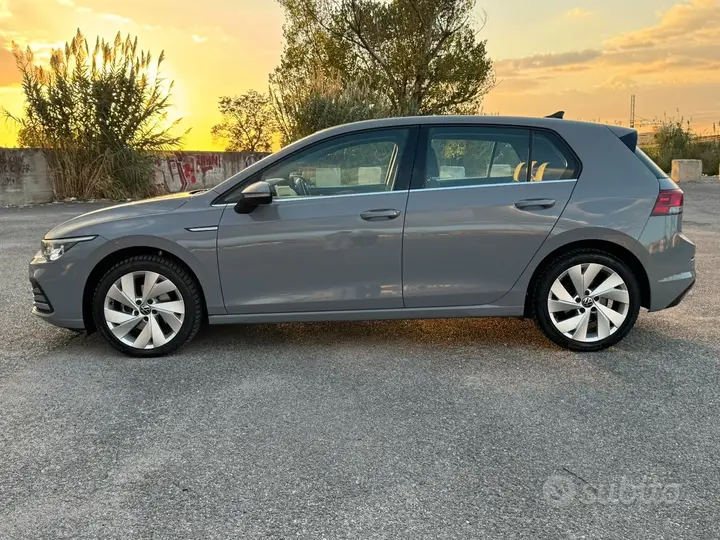 Volkswagen Golf 8 2022 photo 3