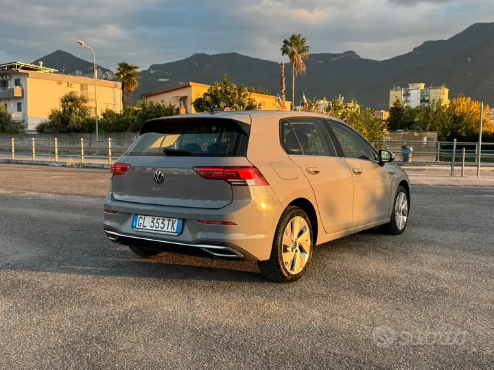 Volkswagen Golf 8 2022 photo 2