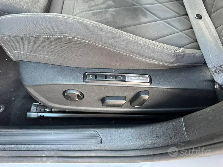Volkswagen Golf 8 2022 photo 5