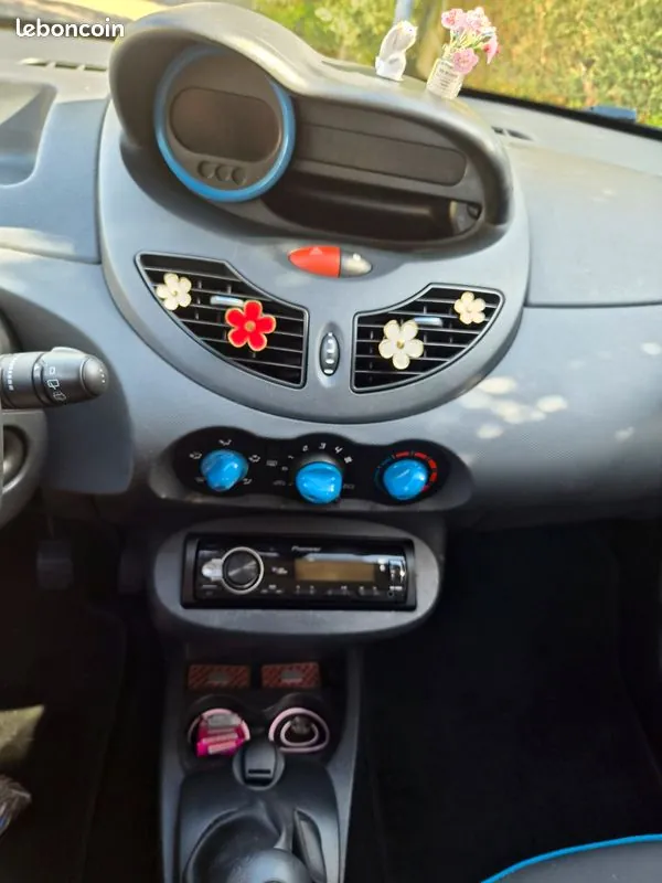 Renault Twingo 2012 photo 2