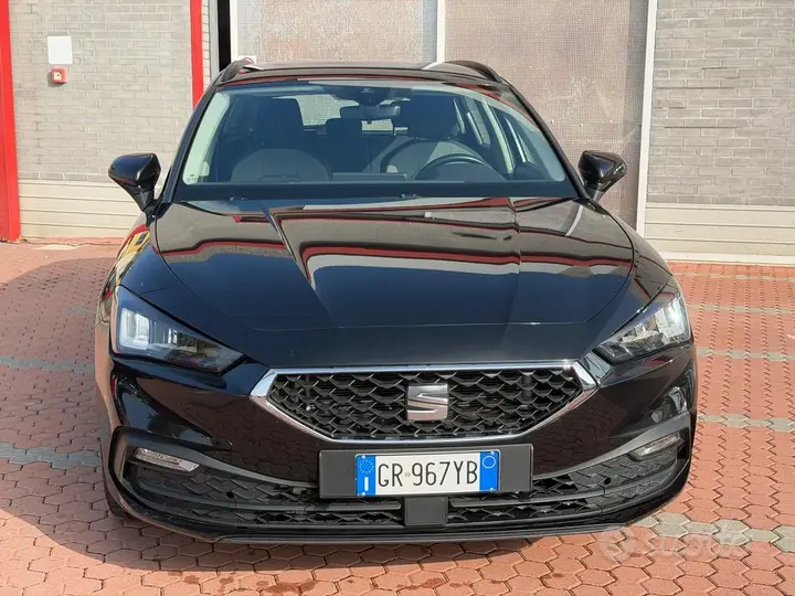 Seat Leon 2023 photo 2