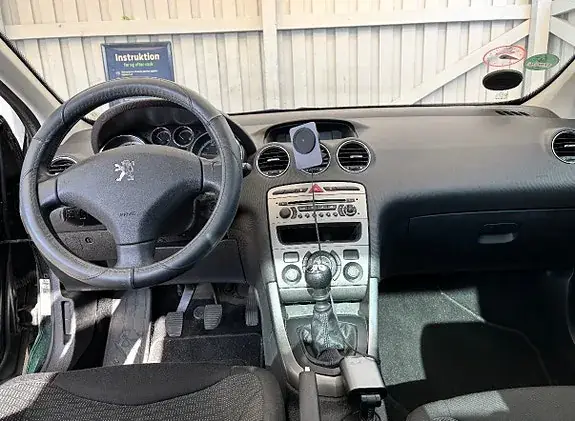 Peugeot 308 2010 photo 3