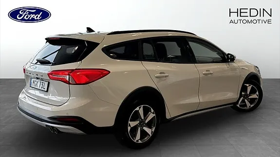 Ford Focus 2022 photo 2