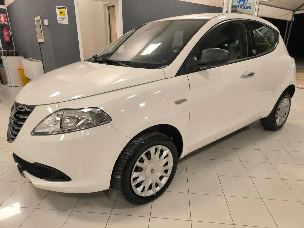 Lancia Ypsilon